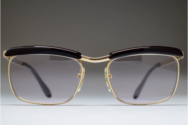 Bausch & Lomb Mod 227 1/20 12K Gold Filled 50-16 Browline West Germany (C.Gold / L.Grey) Bausch & Lomb Mod 227 1/20 12K Gold Filled 50-16 Browline West Germany (C.Gold / L.Grey)